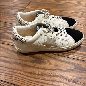 Women's Vintage Havana Sneakers in Black and White